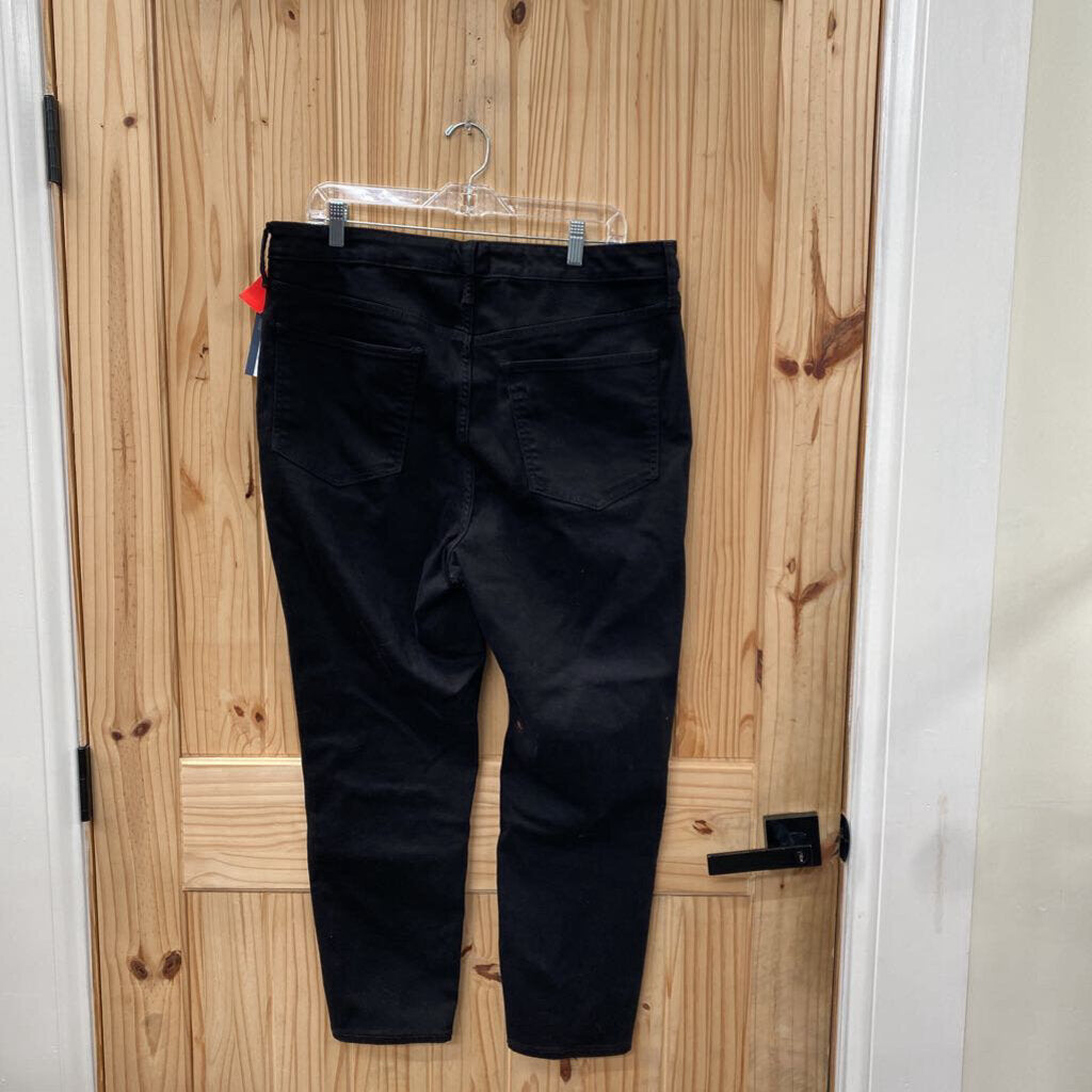 WOMENS UNIVERSAL THREAD BLACK PANTS 17 SHORT NWT