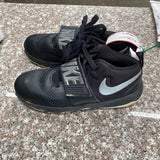 BOYS NIKE SHOES BLK/WHITE 6Y