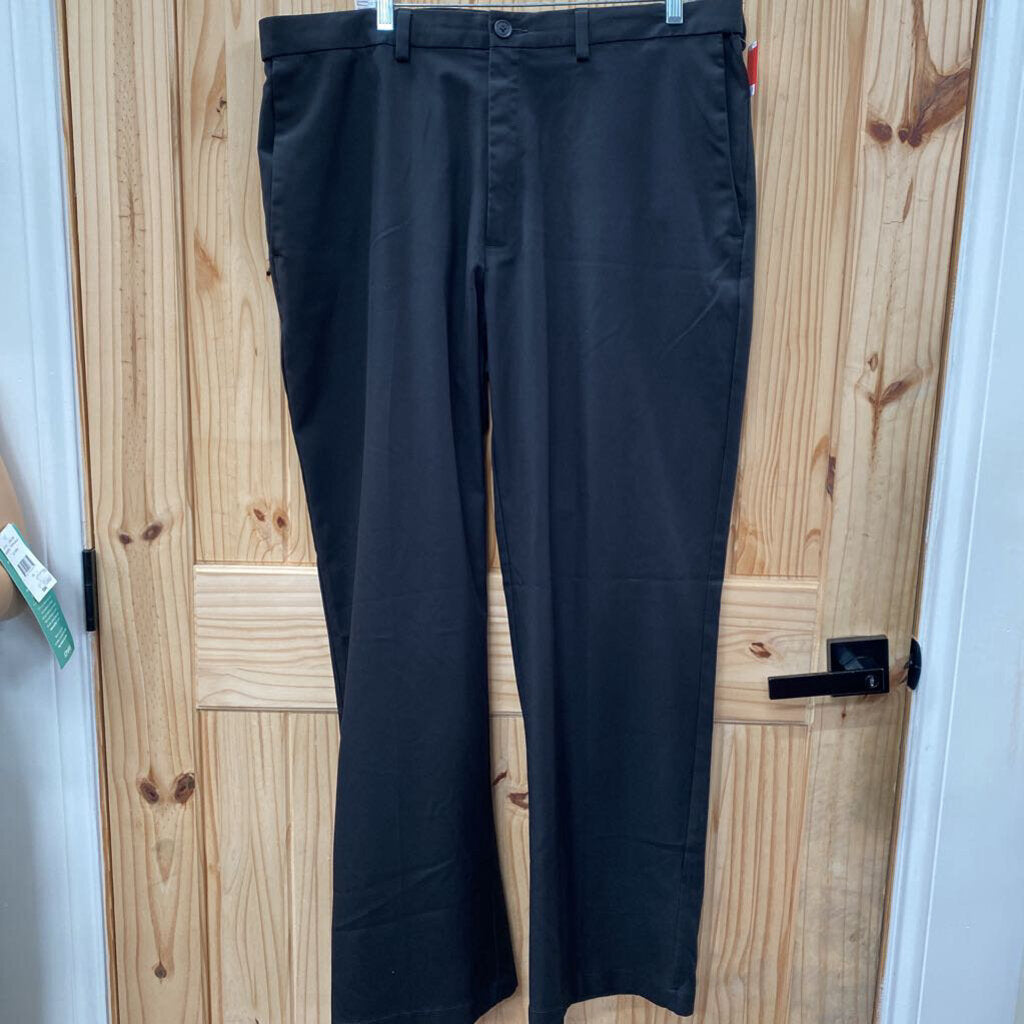 MENS HAGGAR BLK SLACKS 38X32