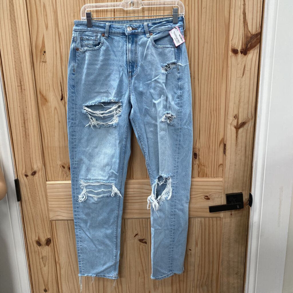 WOMENS AMERICAN EAGLE LT DENIM DIST. JEANS 4 LONG