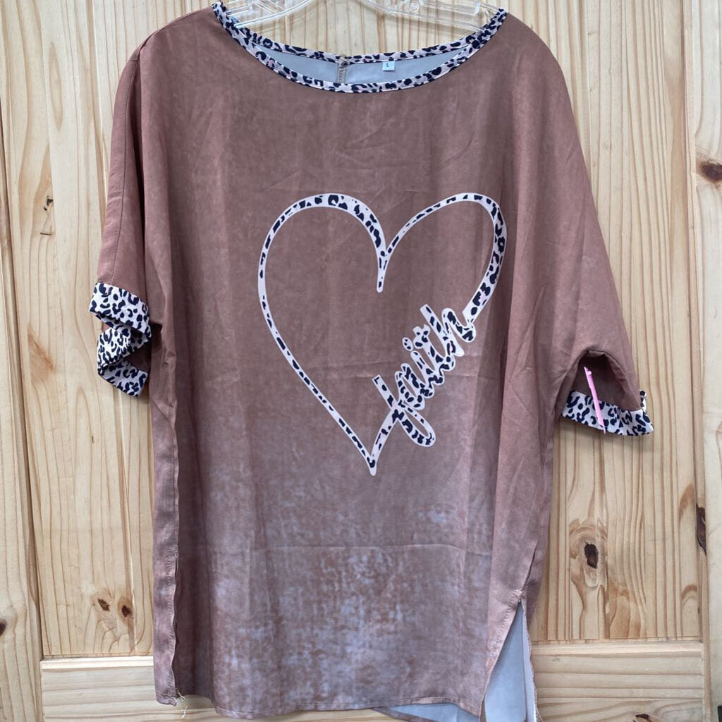 WOMENS LT TAN CASUAL TOP W/HEART/FAITH L