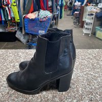 WOMENS BLK HEEL BOOTS 9.5