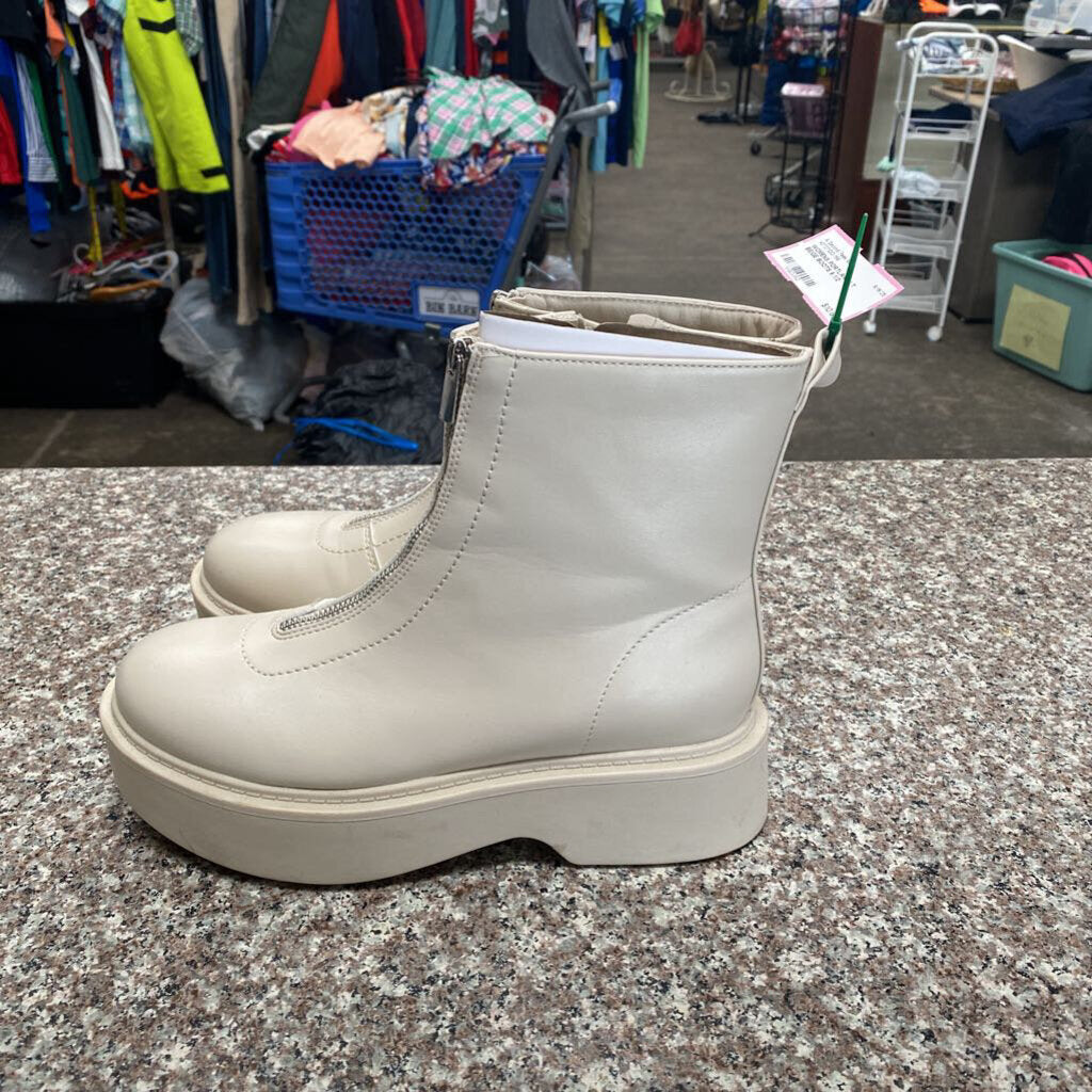 WOMENS PORTLAND LT BEIGE BOOTS 9 1/2