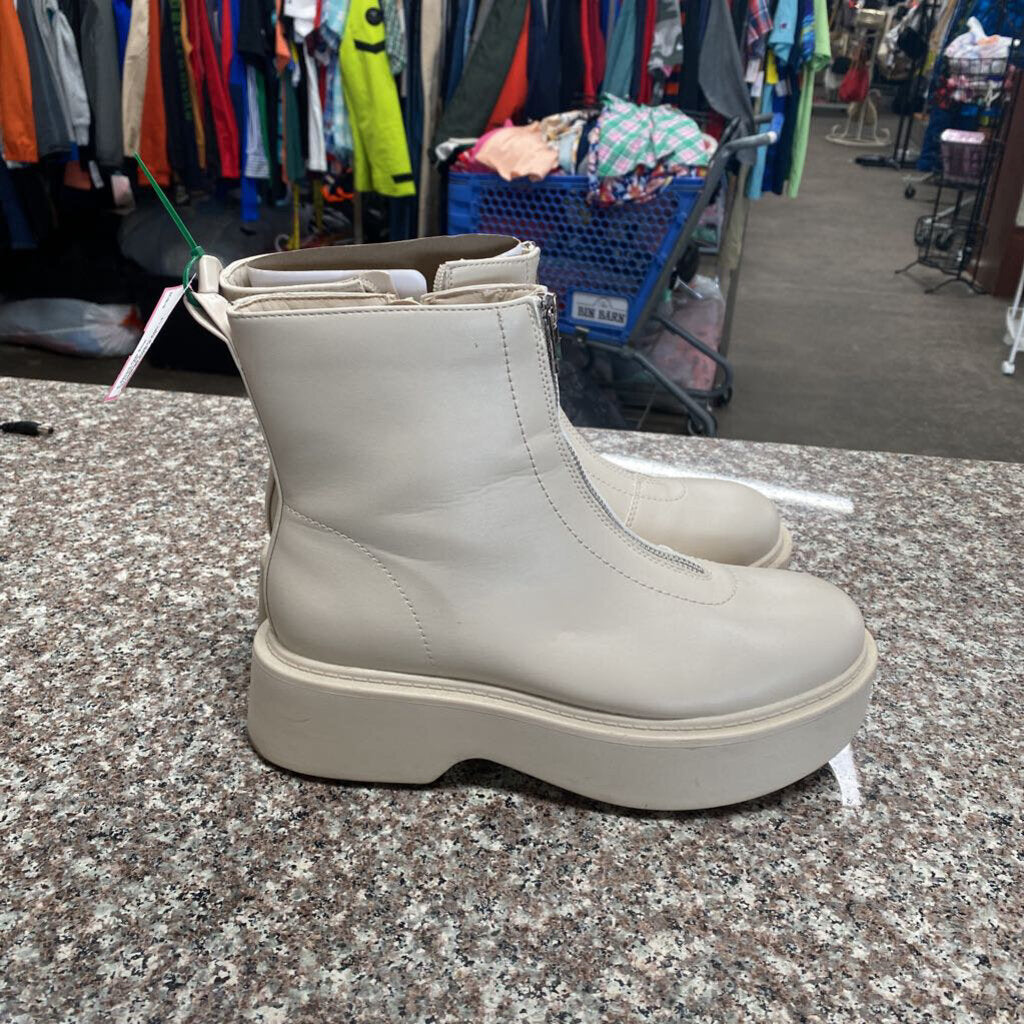 WOMENS PORTLAND LT BEIGE BOOTS 9 1/2