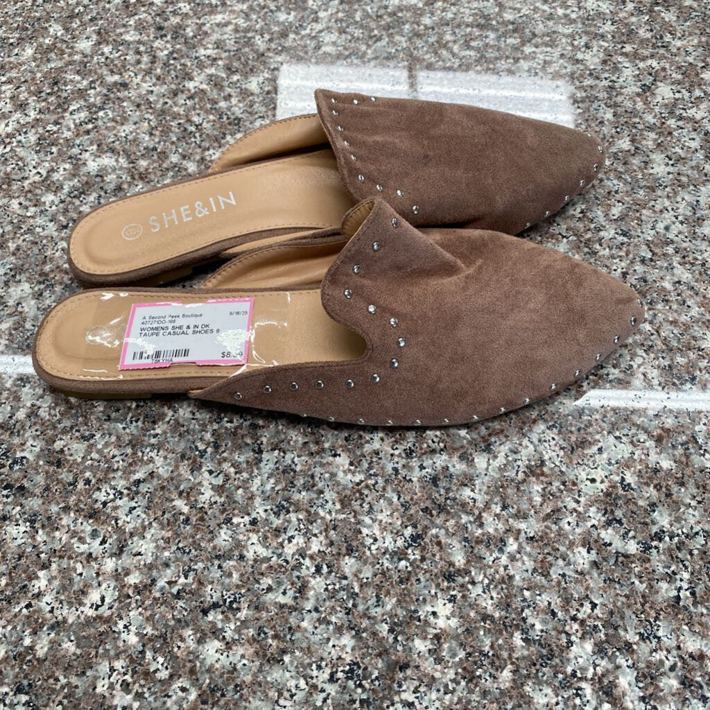 WOMENS SHE & IN DK TAUPE CASUAL SHOES 9