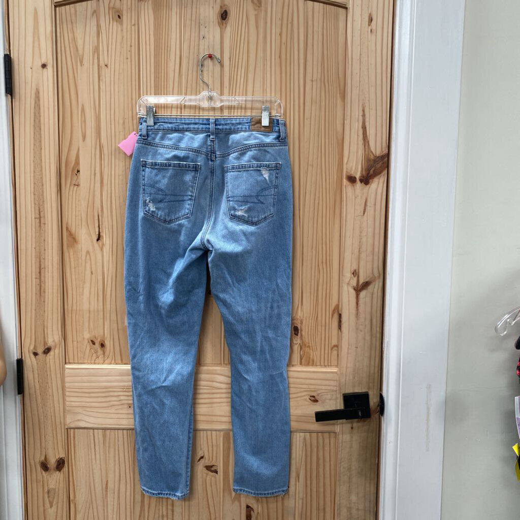 WOMENS AMERICAN EAGLE LT DENIM DIST. JEANS 4 REGULAR