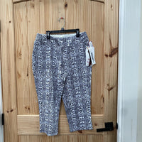 WOMENS WOMEN WITH CONTROL CASUAL CAPRIS BLK/WHITE SNAKESKIN CAPRIS LP NWT