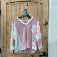 WOMENS SAGE + FIG CASUAL TOP PINK/WHITE W/FLOWERS M NWT
