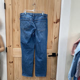 WOMENS OLD NAVY LT DENIM DIST. JEANS 14 TALL