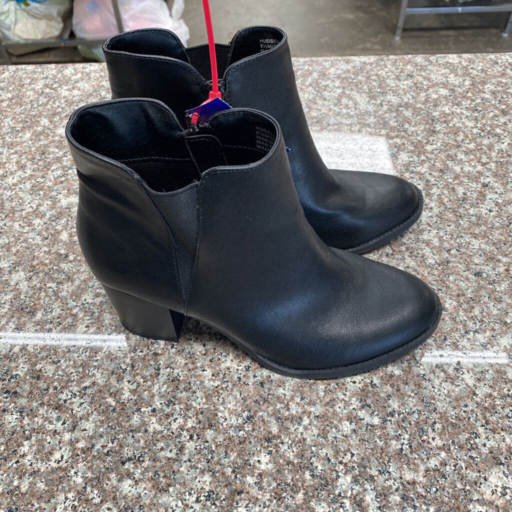 WOMENS ME TOO BLK ANKLE BOOTS 8 1/2