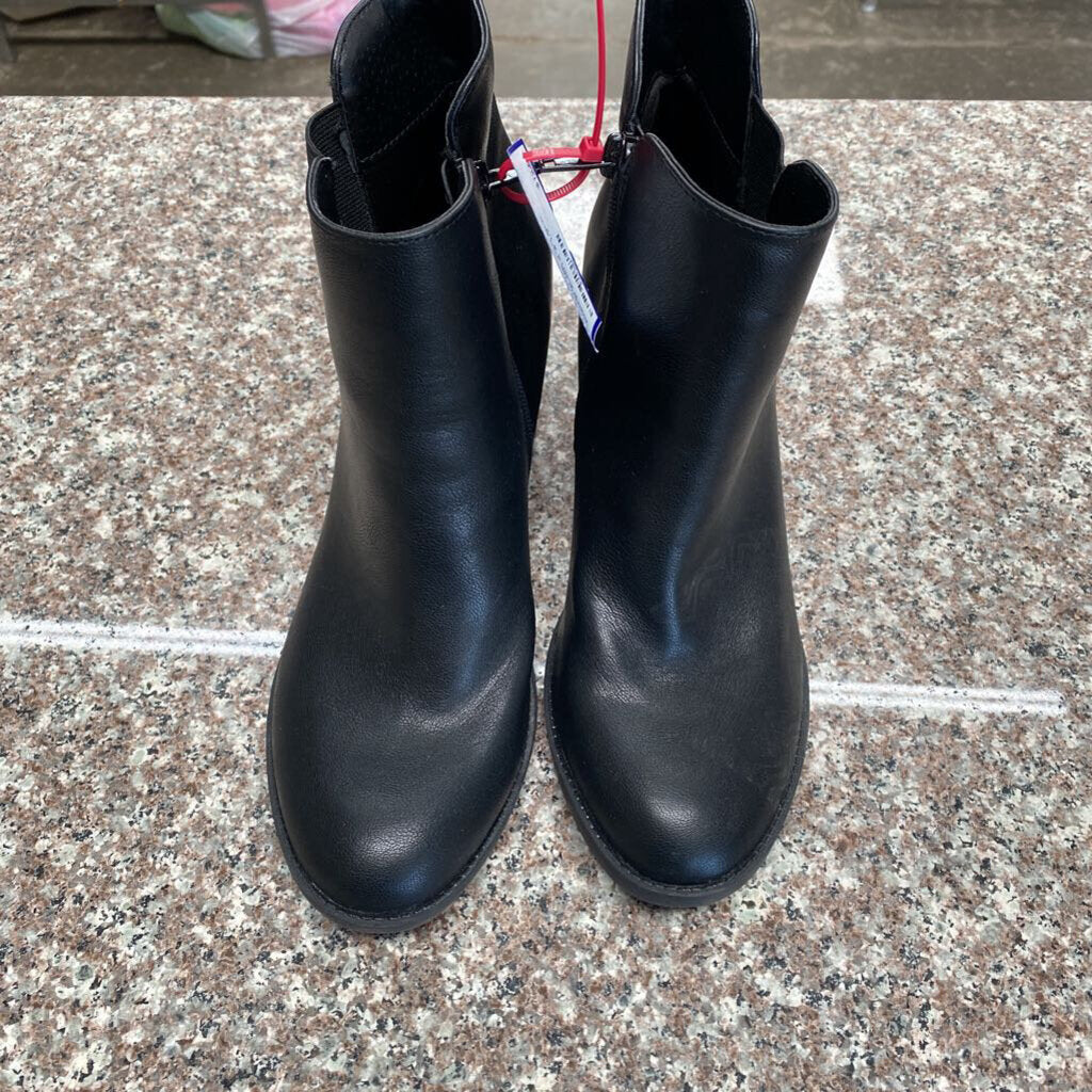 WOMENS ME TOO BLK ANKLE BOOTS 8 1/2