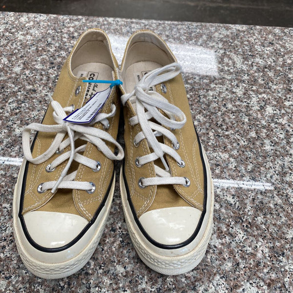 TAN CONVERSE MENS 7 WOMENS 9