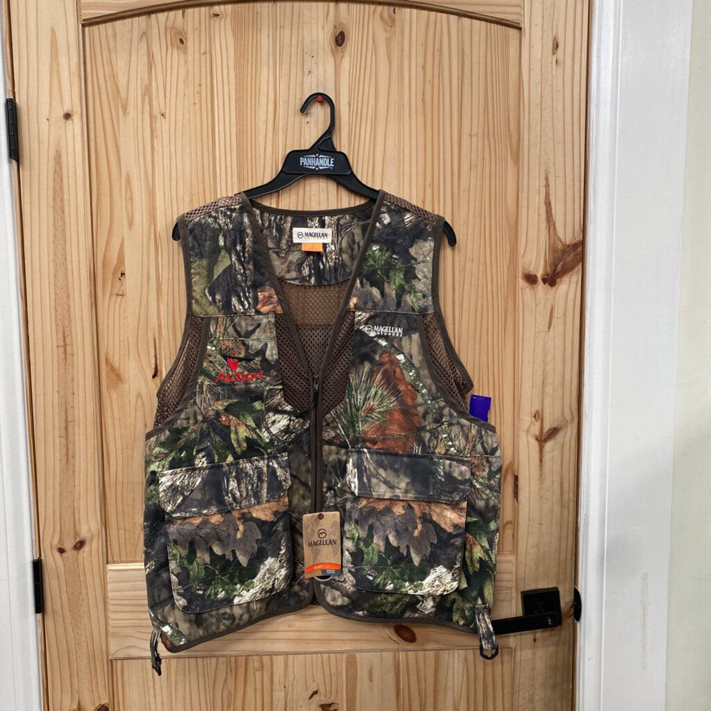 MENS MAGELLAN CAMO VEST L NWT