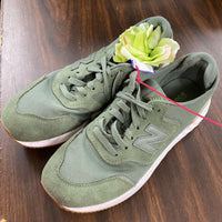 WOMENS NEW BALANCE OLIVE GREEN SHOES 8