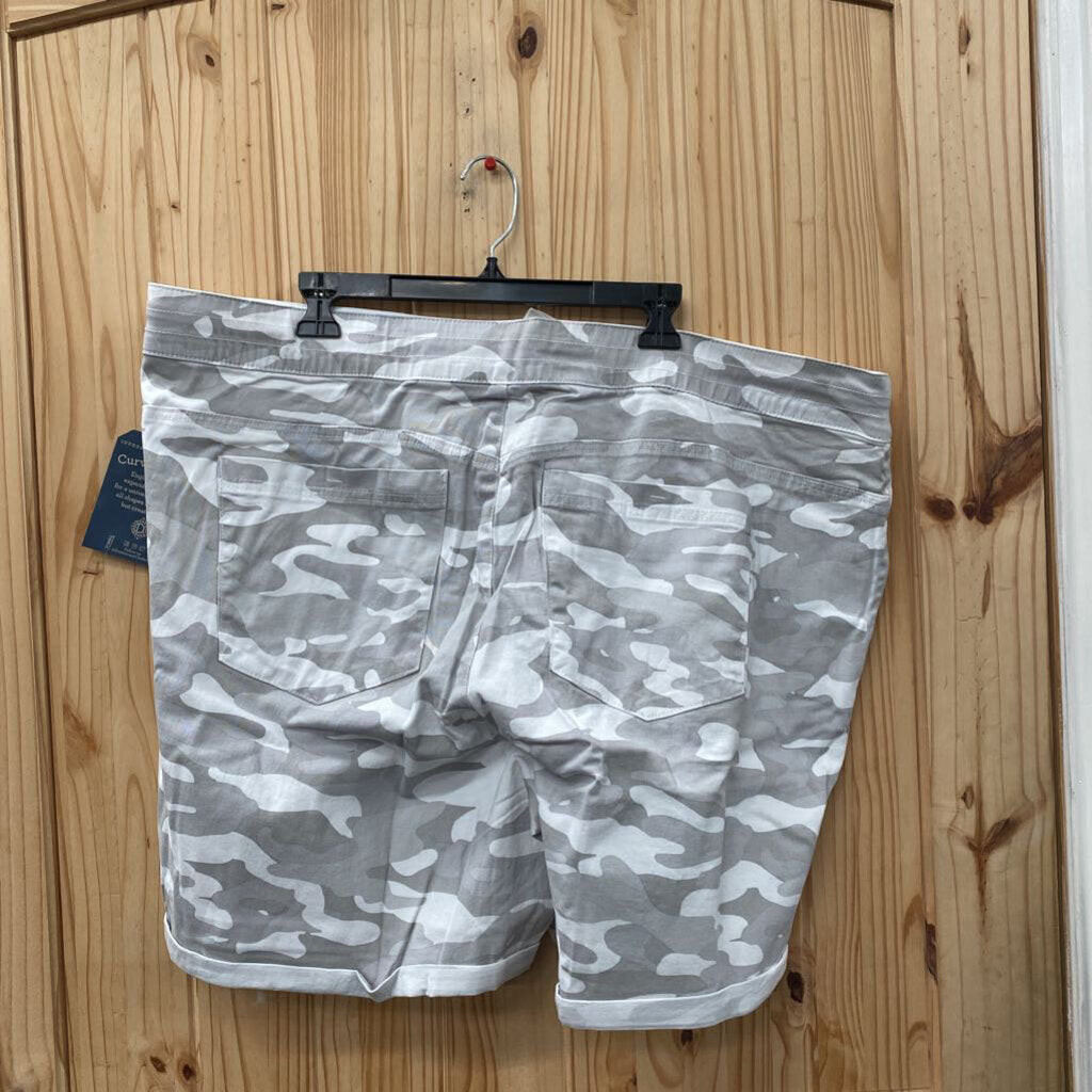 WOMENS DEMOCRACY LT GREY CAMO SHORTS 24W NWT