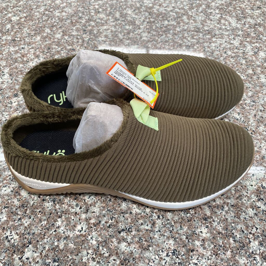 WOMENS RYKA OLIVE GREEN CASUAL SHOES 9 1/2 NEW