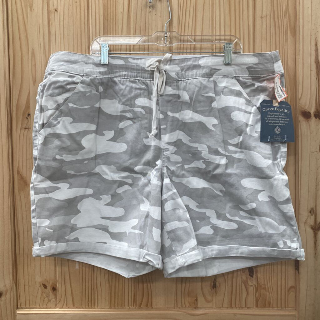 WOMENS DEMOCRACY LT GREY CAMO SHORTS 22W NWT