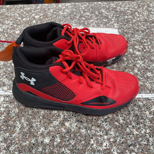 BOYS UNDER ARMOUR SHOES RED/WHITE/BLK 5Y