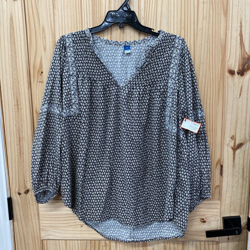 WOMENS OLD NAVY CASUAL TOP BLK W/FLOWERS 2X