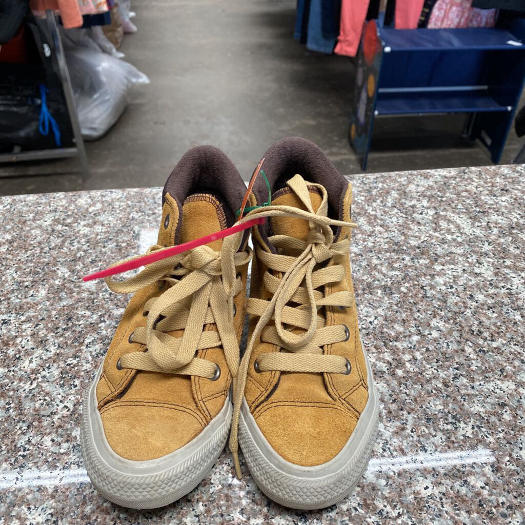BOYS CONVERSE MUSTARD/DK BROWN 13