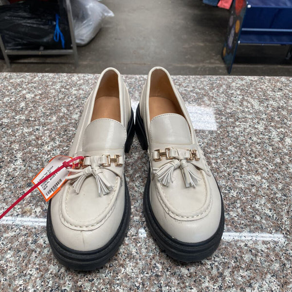 WOMENS ZBY CREAM CASUAL SHOES 8 1/2 LIKE NEW