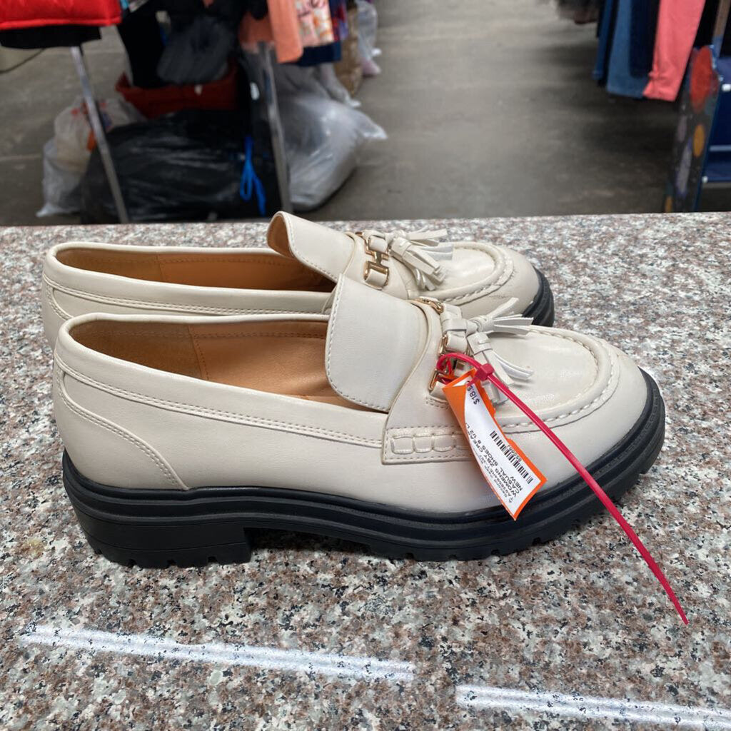 WOMENS ZBY CREAM CASUAL SHOES 8 1/2 LIKE NEW