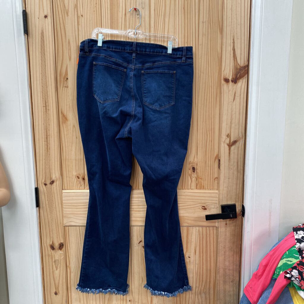 WOMENS YMI DK DENIM DIST. JEANS 20