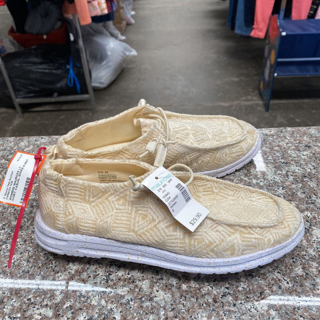 WOMENS MAURICES LT IVORY CASUAL SHOES 8 NWT