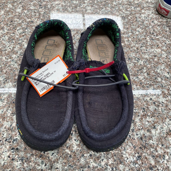 BOYS HEY DUDES BLK/GREEN/YELLOW 1Y