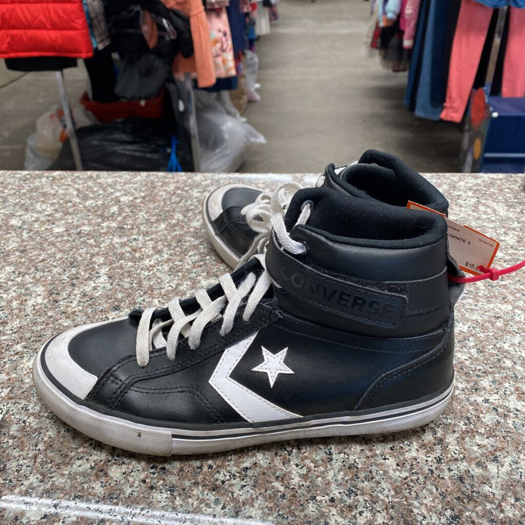 CONVERSE BLK/WHITE 5