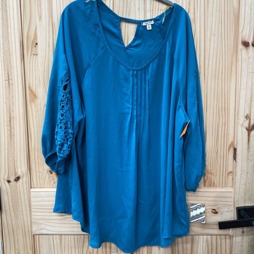 WOMENS EYESHADOW CASUAL DK TEAL TOP 2X NWT