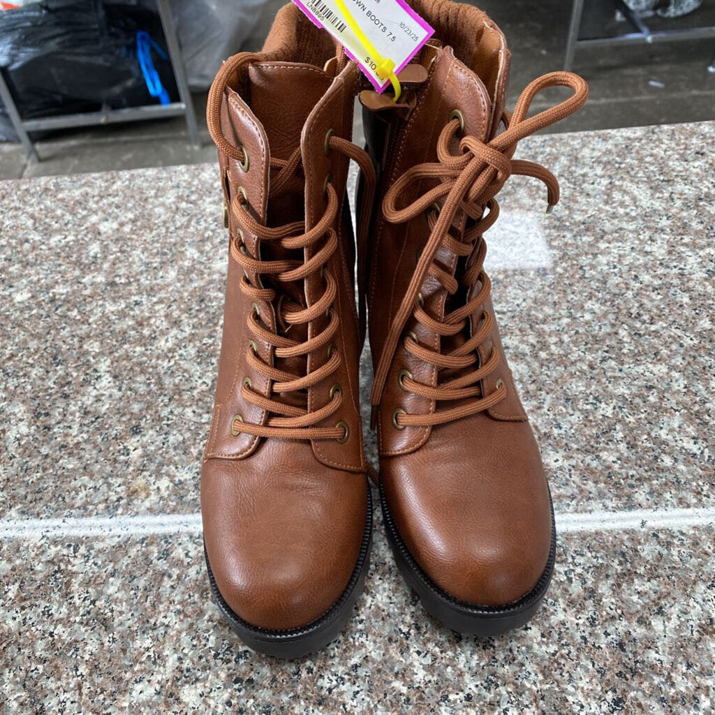 WOMENS BROWN BOOTS 7.5