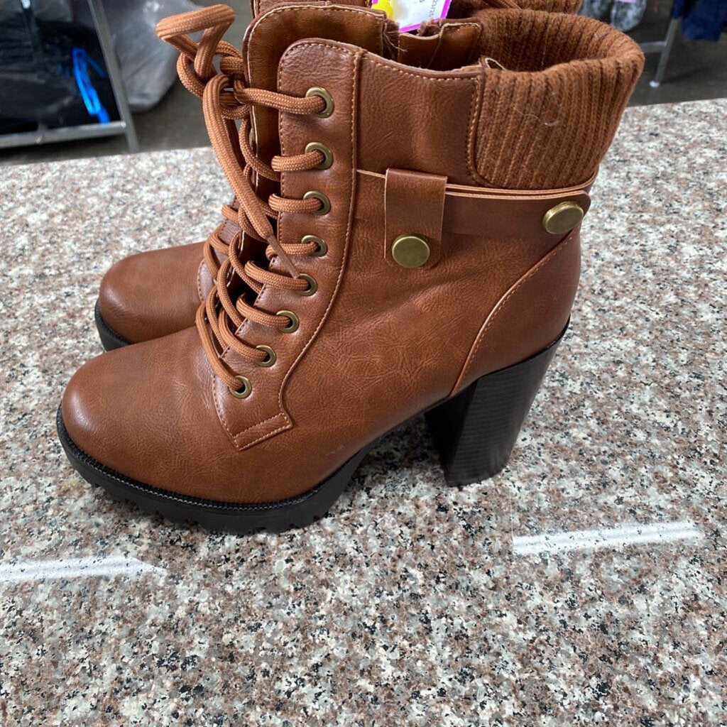 WOMENS BROWN BOOTS 7.5