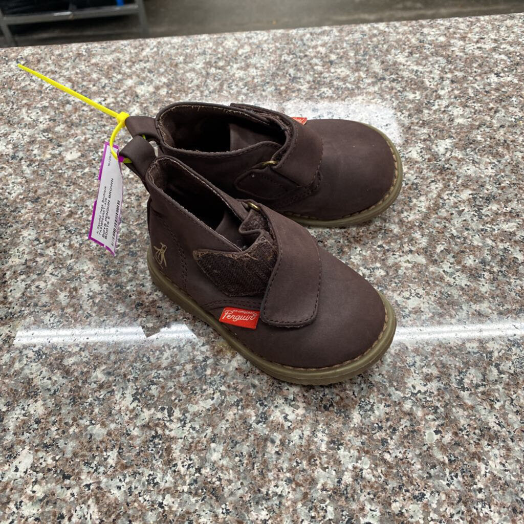 BOYS PENGUIN BROWN BOOTS 6