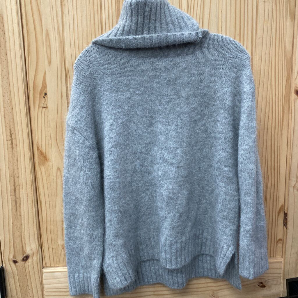 WOMENS LULUS GREY SWEATER M