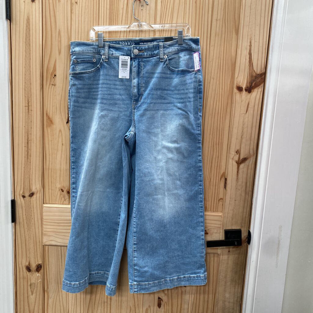 WOMENS TORRID LT DENIM HIGH RISE WIDE LEG JEANS 14 NWT