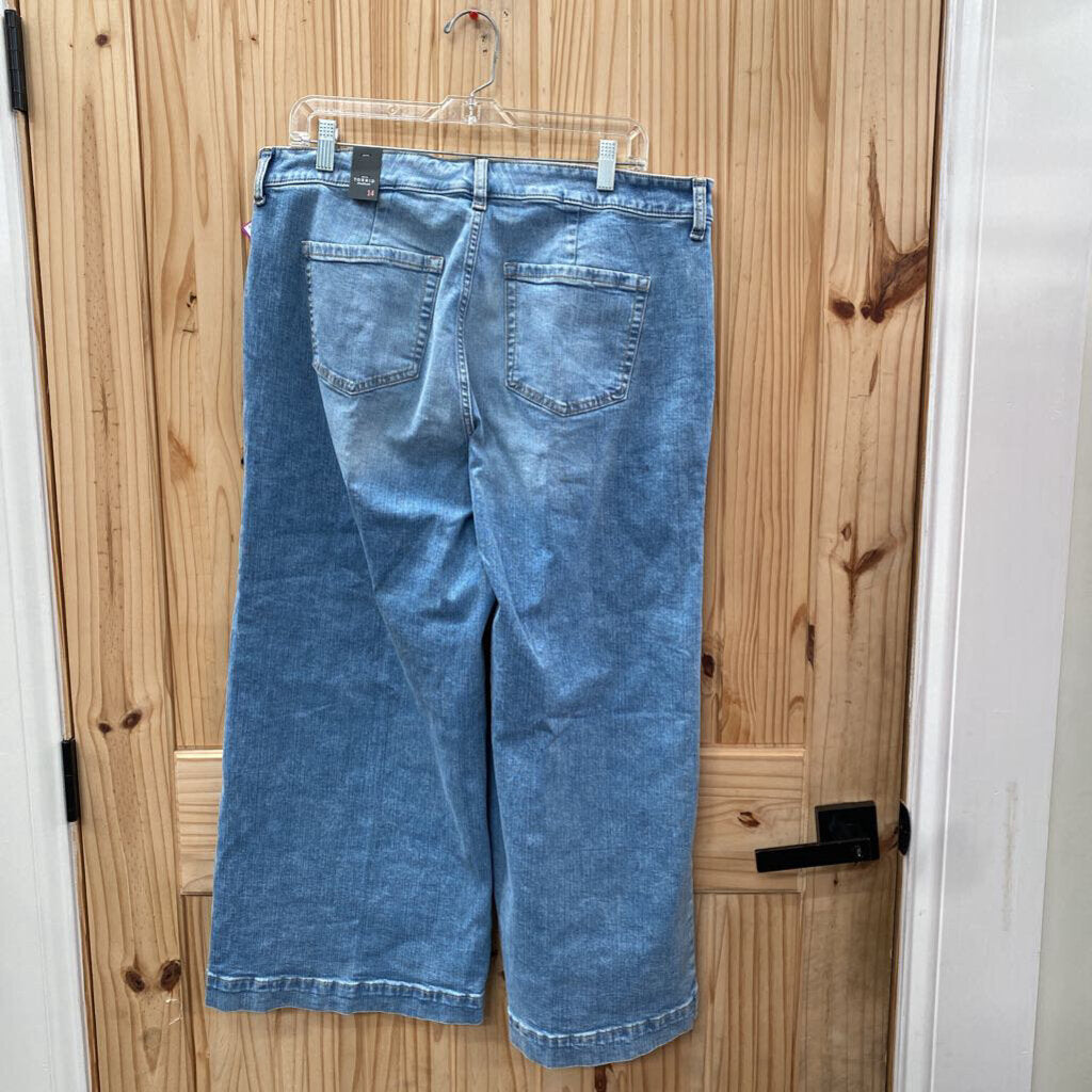 WOMENS TORRID LT DENIM HIGH RISE WIDE LEG JEANS 14 NWT