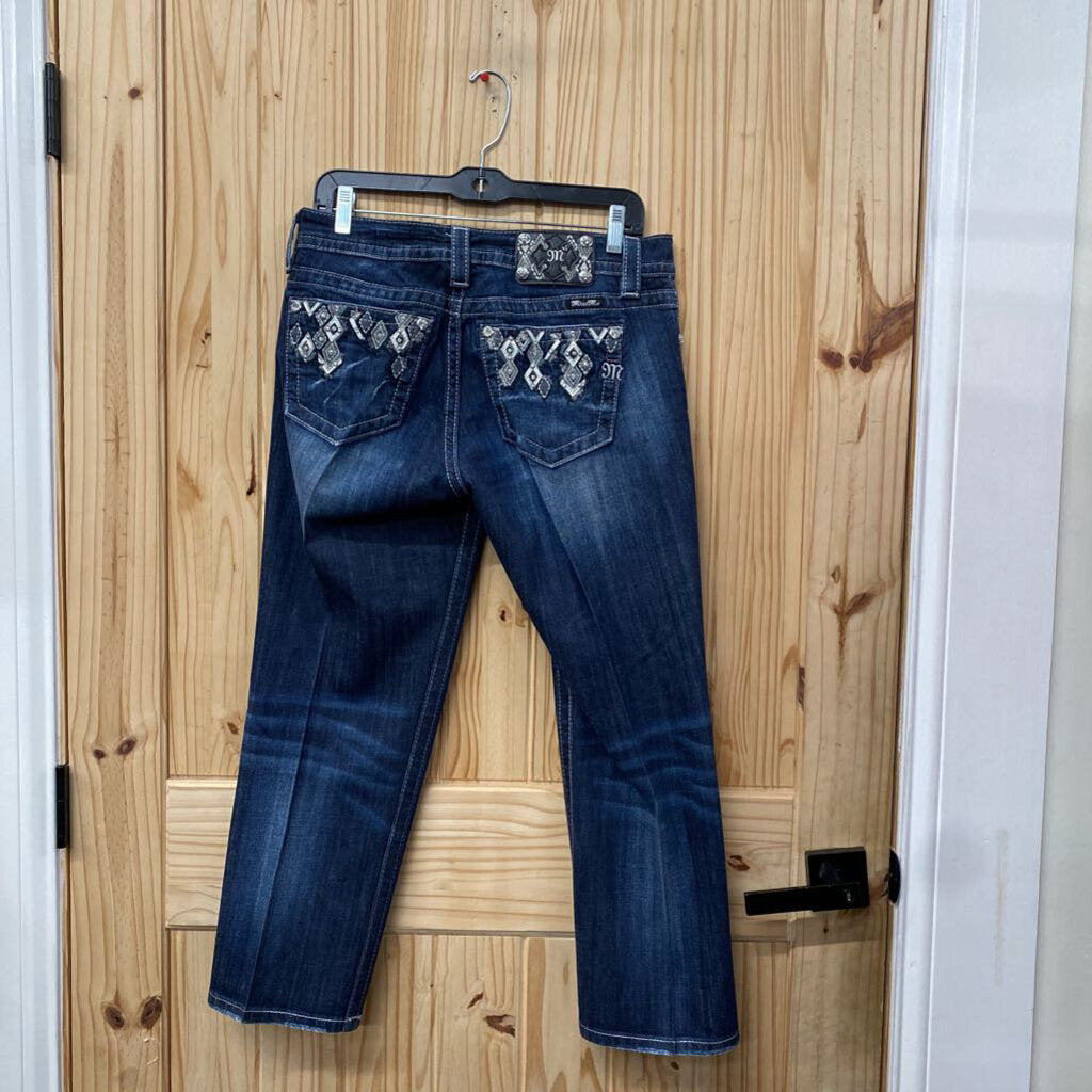 WOMENS MISS ME DK DENIM CURVY CROP 28