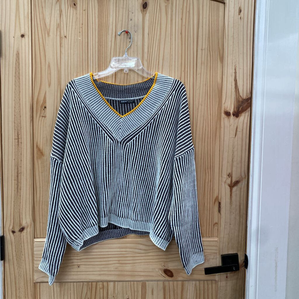 WOMENS SHEIN BLK/WHITE SWEATER L