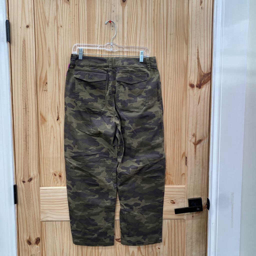 WOMENS UNIVERSAL THREAD DK CAMO PANTS 8 NWT