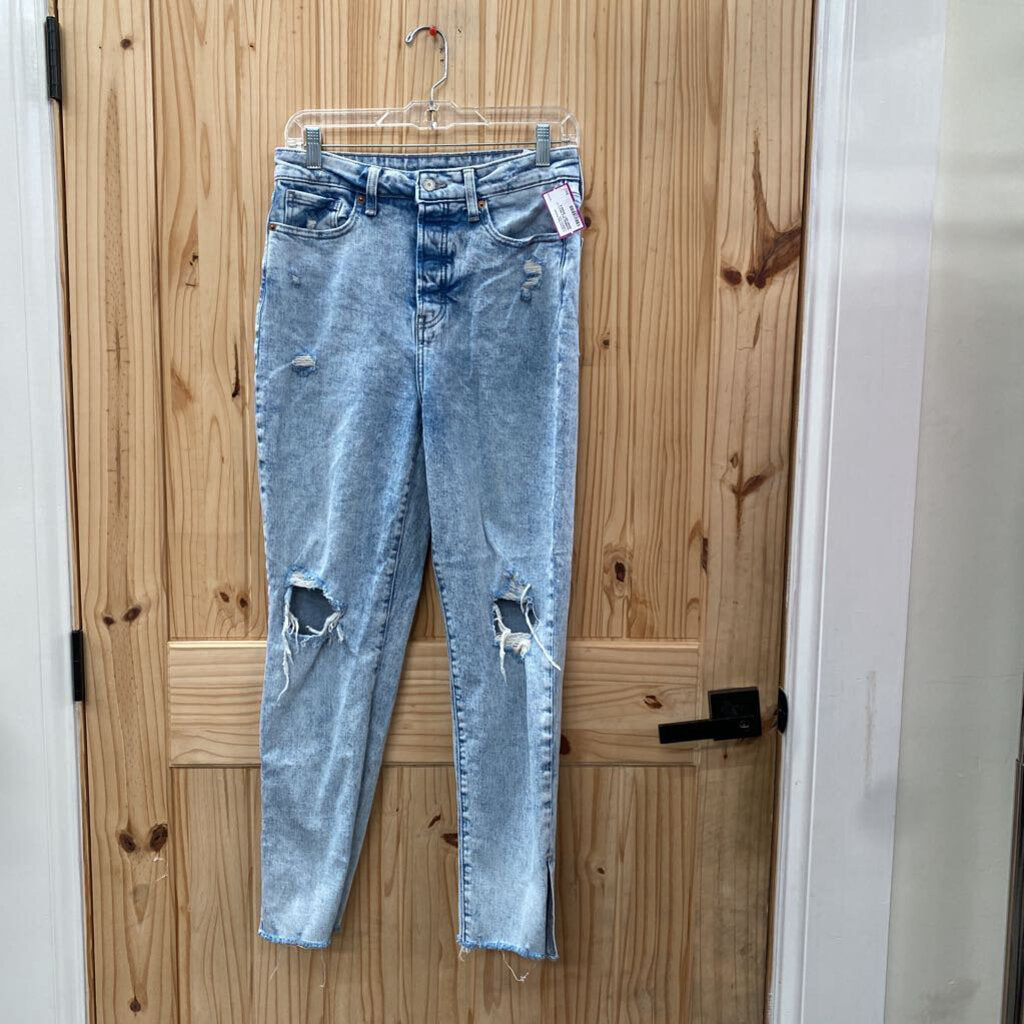 WOMENS OLD NAVY LT DENIM DIST. JEANS 6