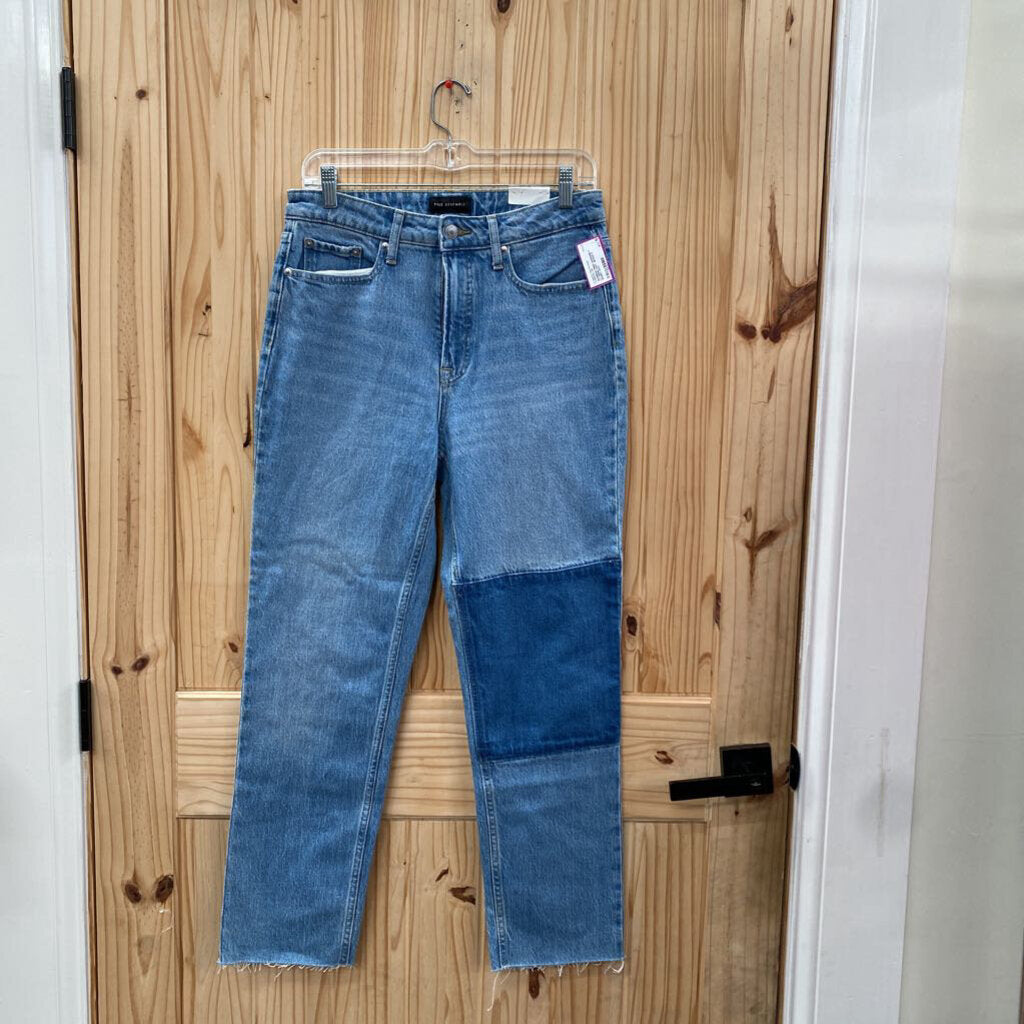 WOMENS FREE ASSEMBLY LT DENIM DIST. JEANS 6 SHORT NWT