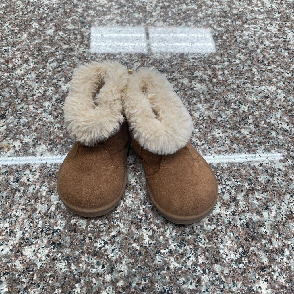 GIRLS WONDER NATION TAN BOOTS W/FUR 2
