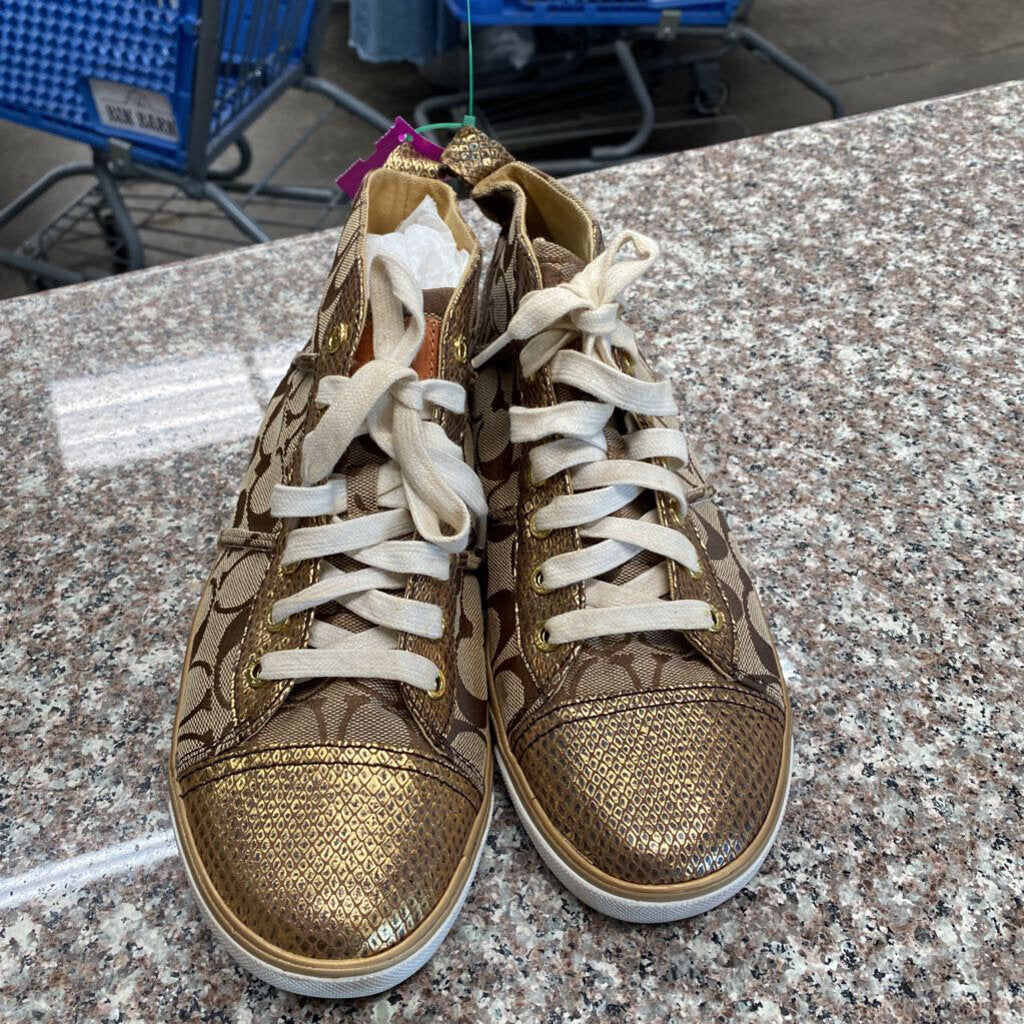 WOMENS COACH BEIGE/GOLD SHOES 9