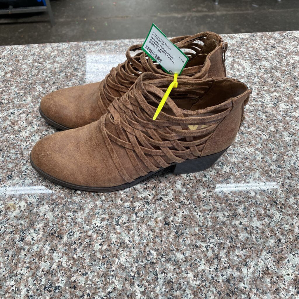 WOMENS FERGALICIOUS CHESTNUT ANKLE CASUAL SHOES 7 1/2?