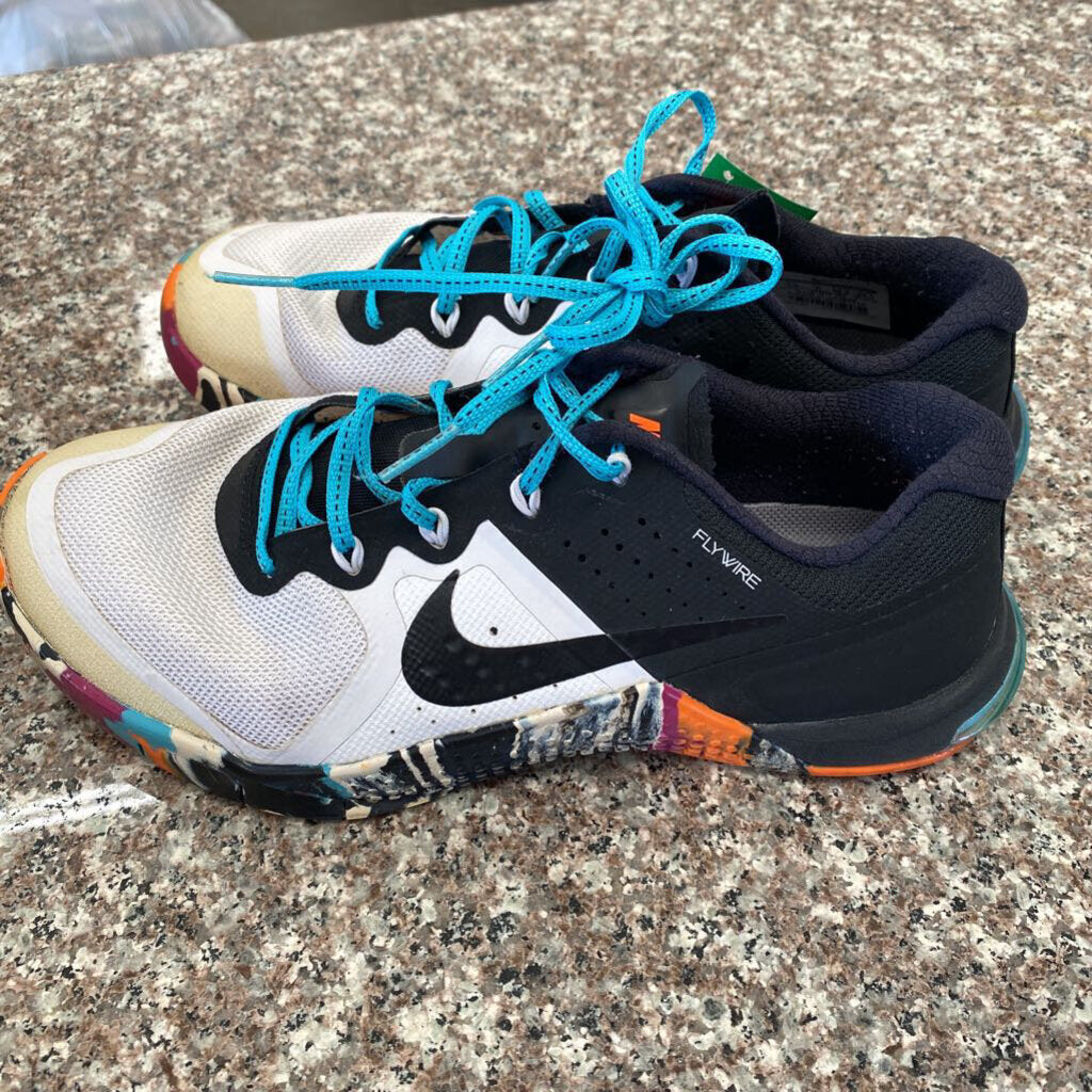 WOMENS NIKE FLYWIRE SHOES SKY BLUE/WHITE/BLK/ORANGE 7/5