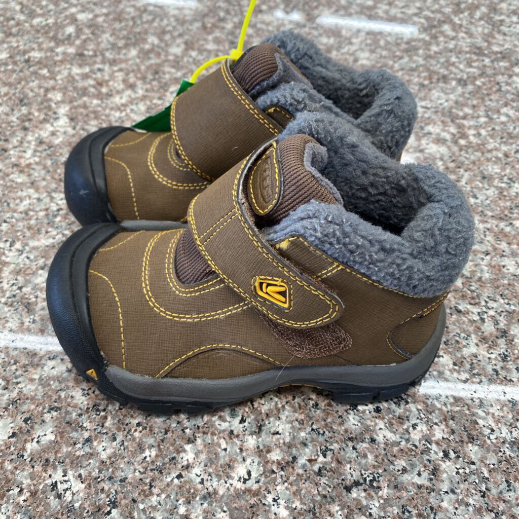 BOYS KEEN BROWN BOOTS 10