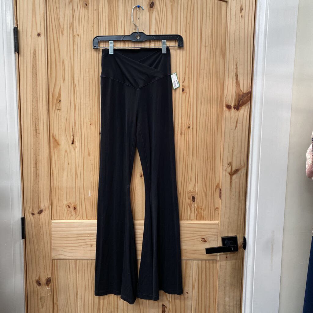 WOMENS OFFLINE BLK FLARE PANTS M