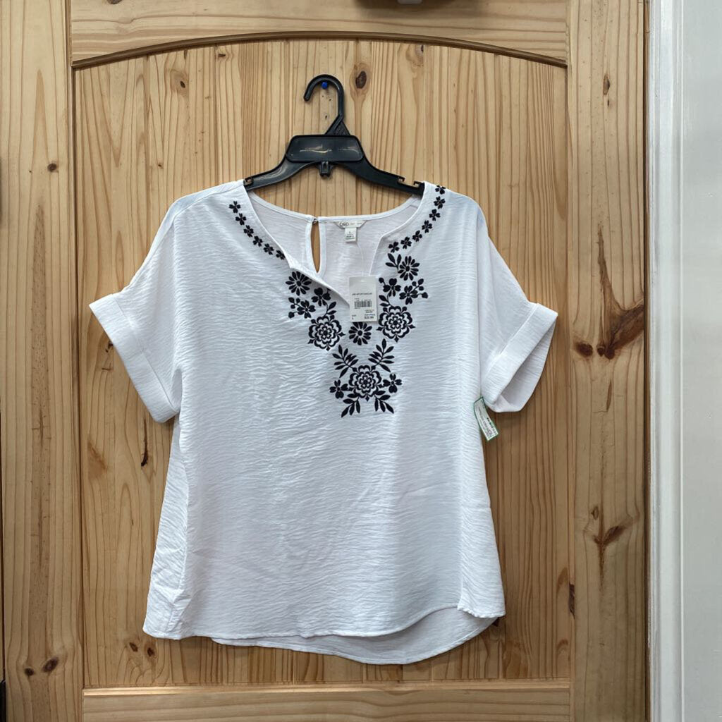WOMENS CATO CASUAL TOP WHITE/BLK W/FLOWERS L NWT