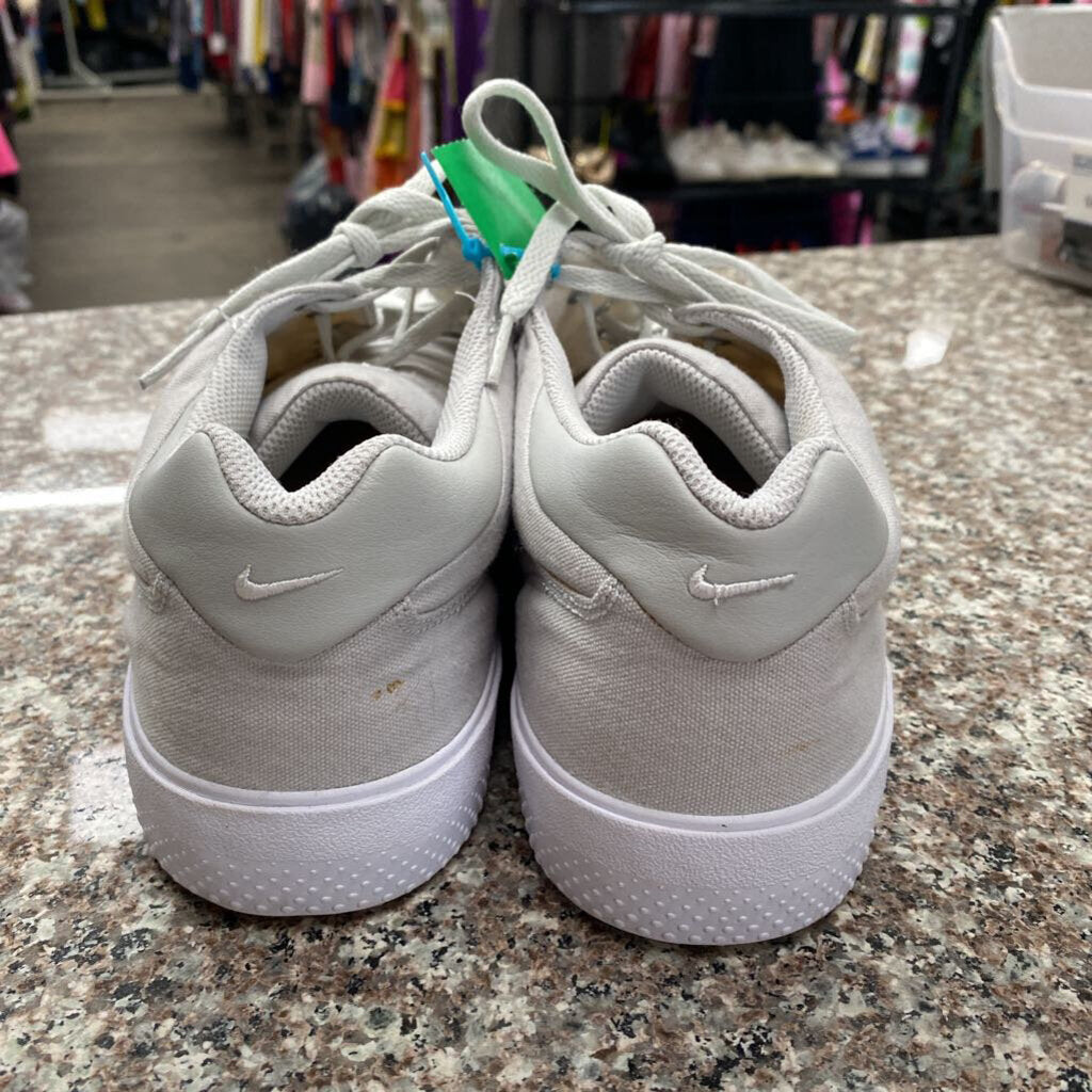 MENS NIKE SHOES GREY/WHITE 10.5
